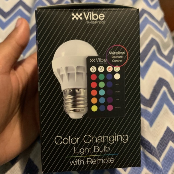Color Changing Light Bulb w/ Remote - Picture 2 of 6